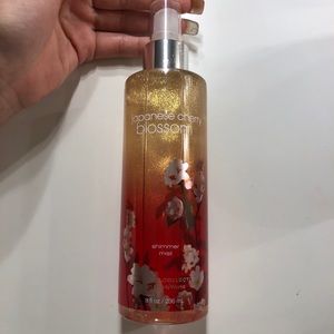 V.S. Shimmer mist